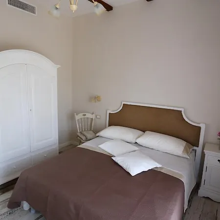 Bed & Breakfast Ambrosio Relais 2*