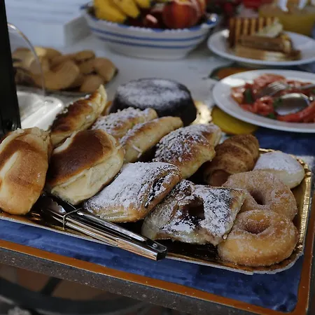 Alojamento de Acomodação e Pequeno-almoço Ambrosio Relais 4*