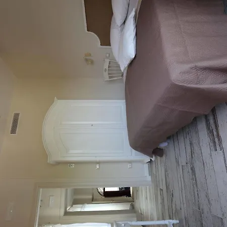 Alojamento de Acomodação e Pequeno-almoço Ambrosio Relais 4*